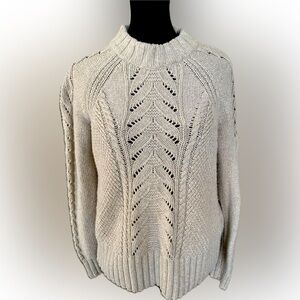 Ann Taylor LOFT Wool Blend Crew Neck Sweater - Size Medium - EUC